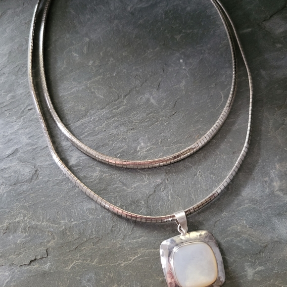 Mother of Pearl and Sterling Silver Pendant - Picture 7 of 7